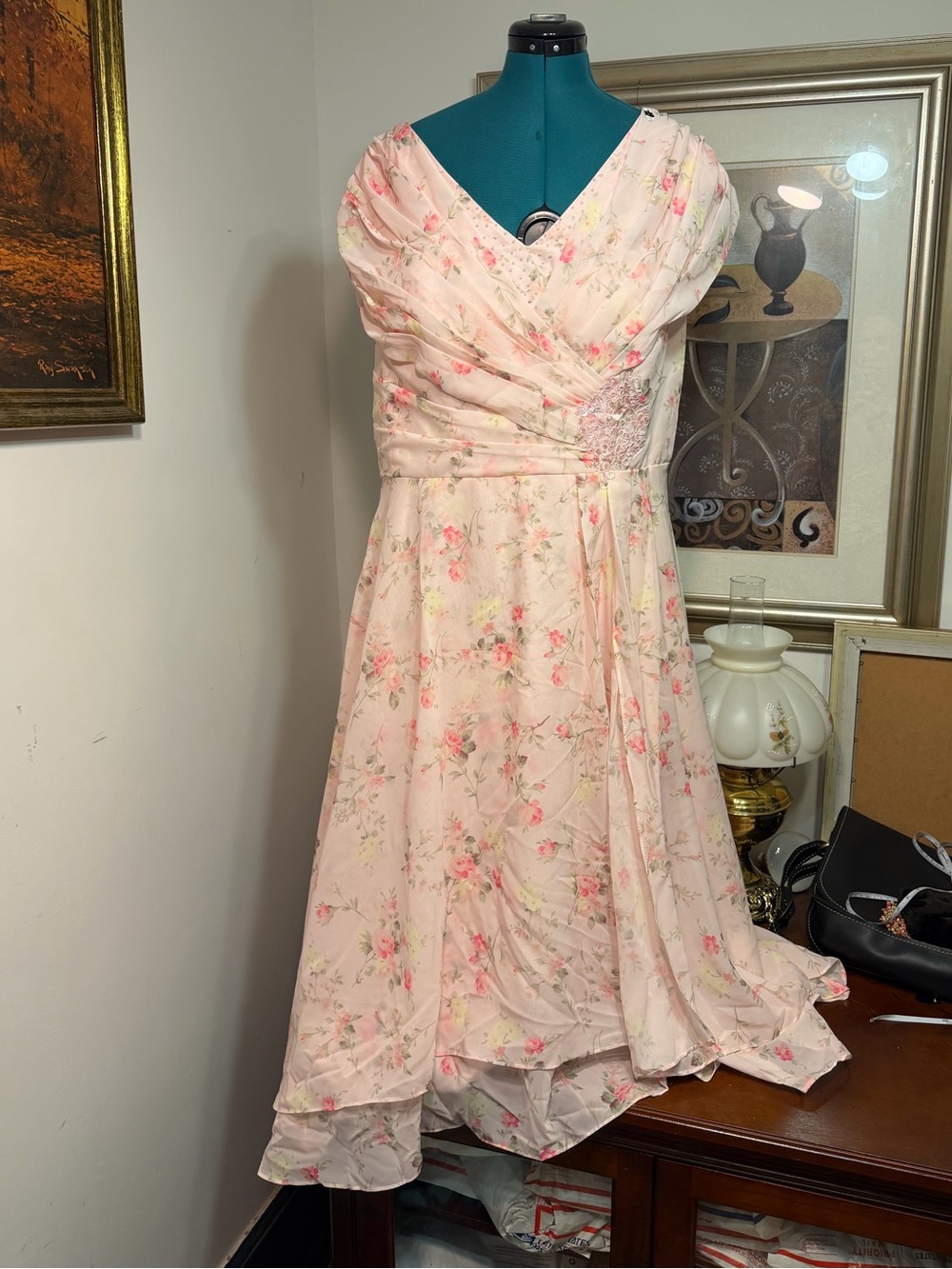 Women's Pink Floral V-Neck sequined lace appliqué Chiffon Formal Dress